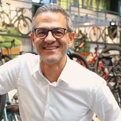 Portraitfoto von Dr. Hamid Ameli