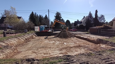 Das Bild zeigt die Hausbaustelle von Familie Temper