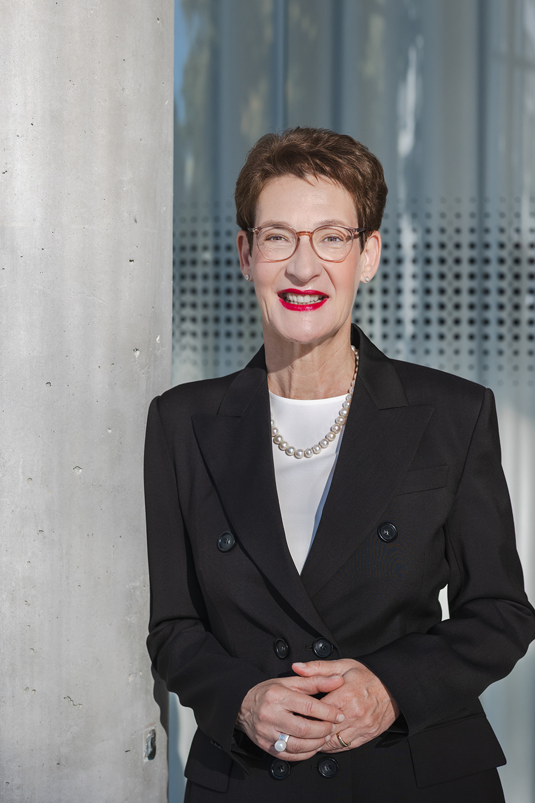 Porträtfoto der SAB Vorstandsvorsitzenden Dr. Katrin Leonhardt